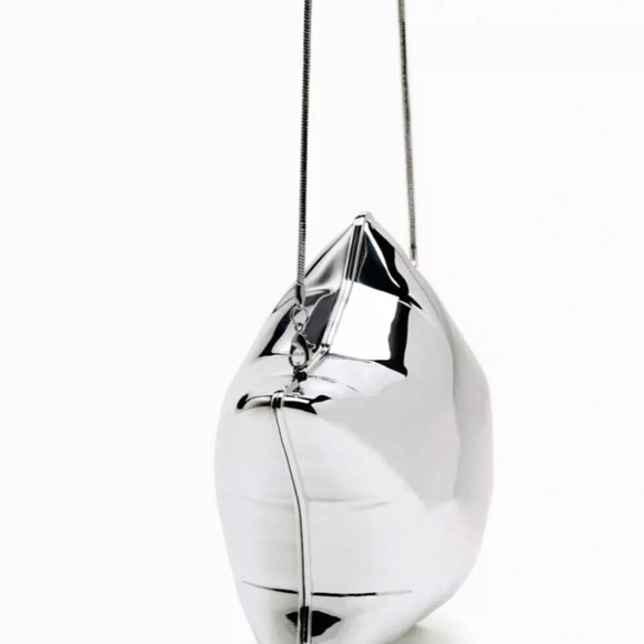 NWT ZARA METALLIC SILVER BALLOON STAR SHAPED BOX CROSSBODY PURSE - Picture 3 of 7